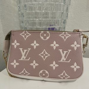 Louis Vuitton ‭spring in the city Empreinte mini pochette! ‬